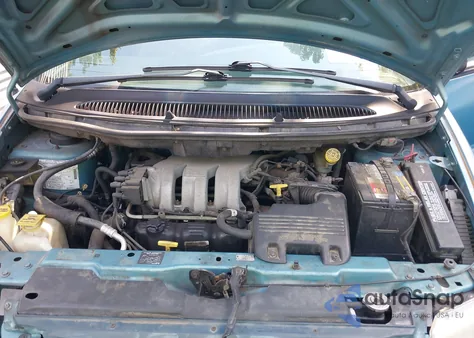 1999 Plymouth Voyager z USA, uszkodzony, nr VIN 2P4GP25GXXR159843